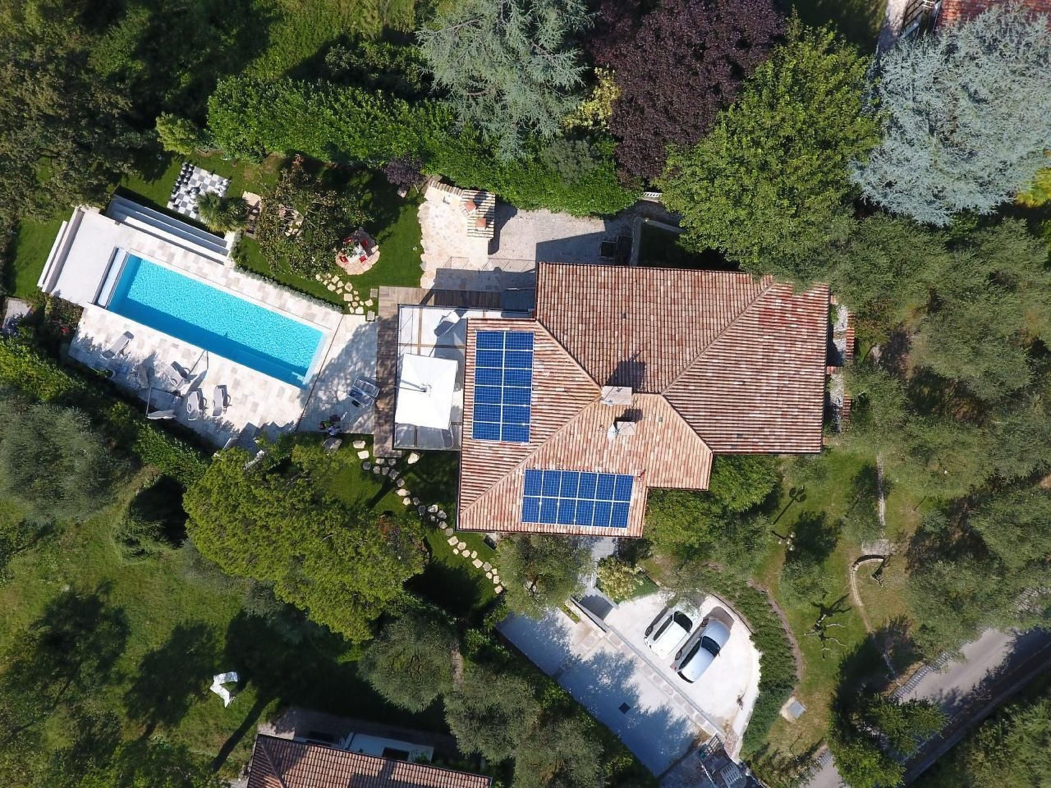 Villa am Gardasee mit großem Pool und Garten