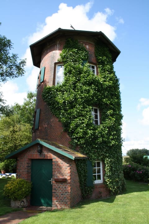 in Pilsum mit Großem Garten