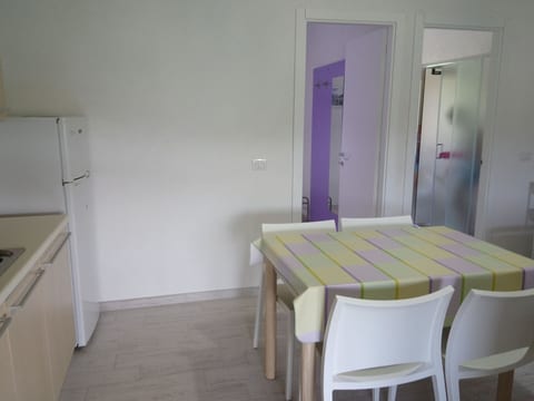 Zwei-Zimmer-Penthouse-Wohnung mit Terrasse mit Meerblick