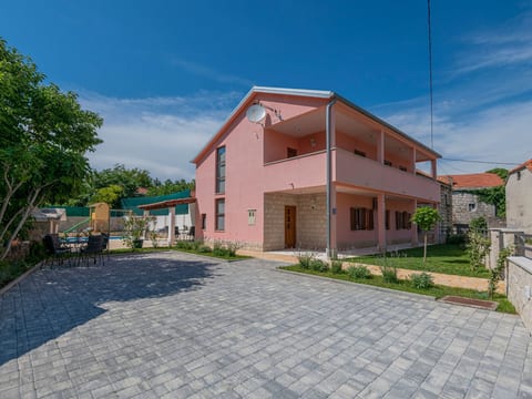 Haus in Grubine mit Außenpool