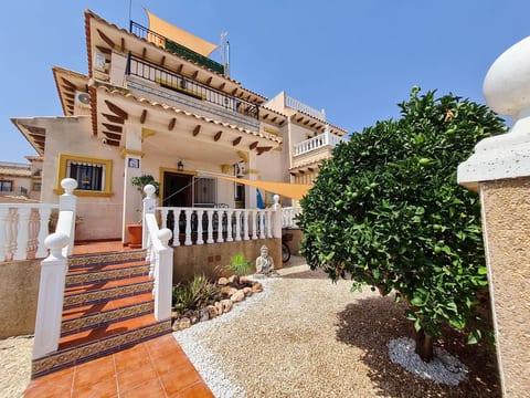 Schönes Ferienhaus Casa Juan mit Pool
