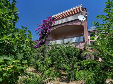 Apartment Bugenvilija