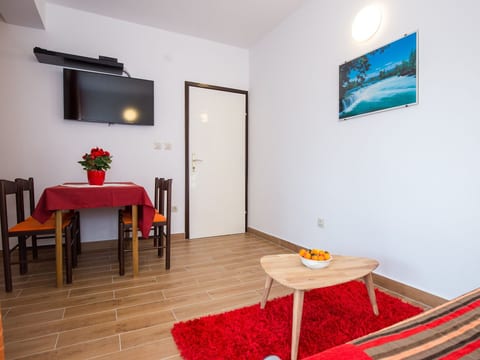 Wohnung Nr. 1 mit 2 Schlafzimmern und 2 Balkonen