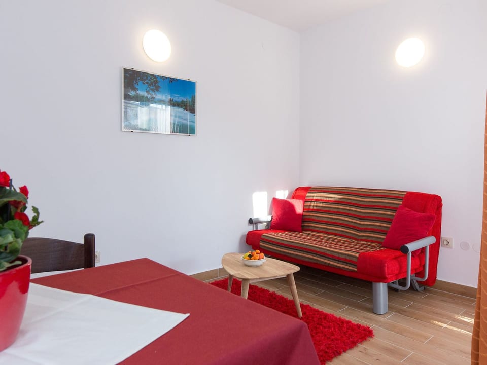 Wohnung Nr. 1 mit 2 Schlafzimmern und 2 Balkonen - Punat