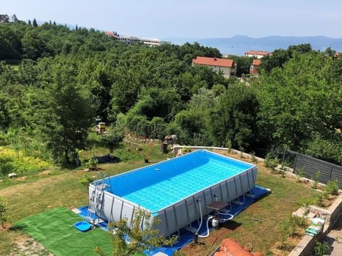 mit Garten, Grill und Terrasse