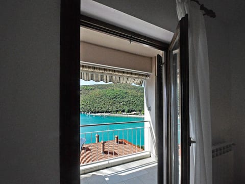 Drei-Zimmer-Wohnung in der Nähe des Meeres