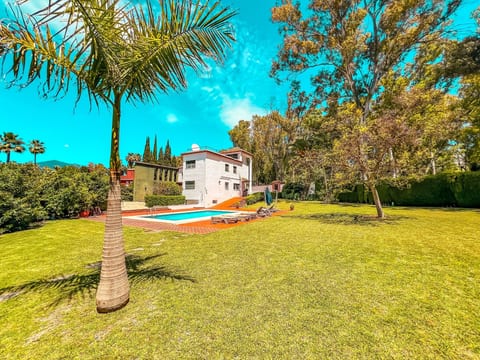 Villa für 12 Pers. mit Grill und privatem Schwimmbad