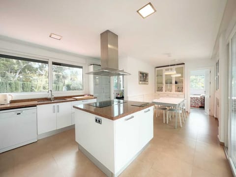 Villa für 12 Pers. mit Grill und privatem Schwimmbad