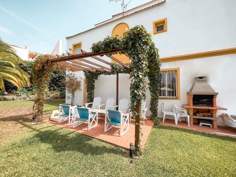 Schöne Villa, großer Pool und Garten
