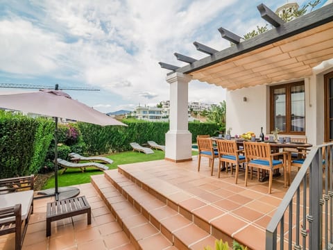 Chalet "La Resina" mit Garten, Grill und Terrasse