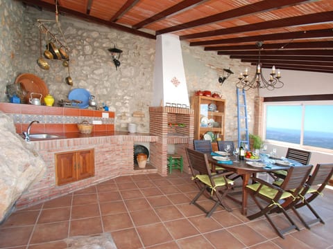 in Comares mit Offenem Kamin
