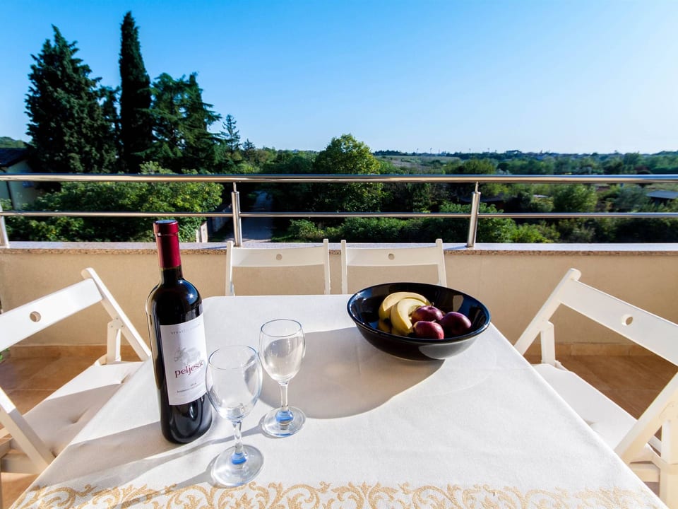 Apartamento con terraza - Juricani