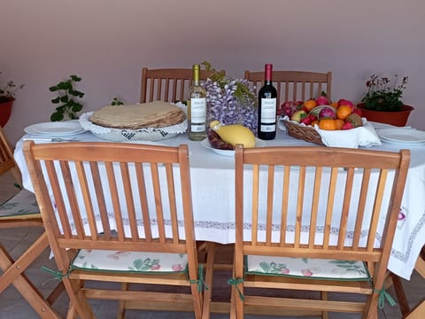 mit Terrasse
