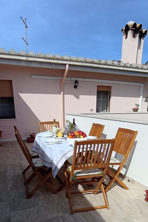 mit Terrasse