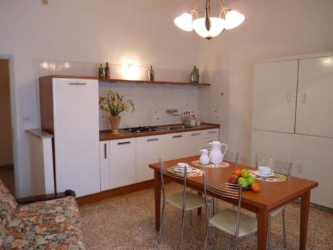 Große Wohnung in Castiglione Della Pescaia mit Terrasse