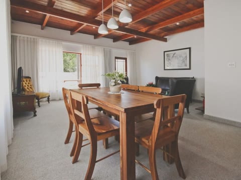 Red Rock Ocean View Villa - Captain's Apartment