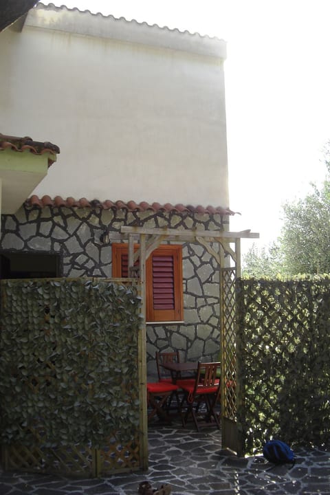Strandnahe Ferienwohnung mit Garten und Grill