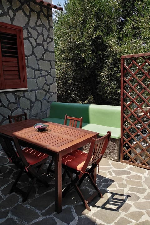 Strandnahe Ferienwohnung mit Garten und Grill