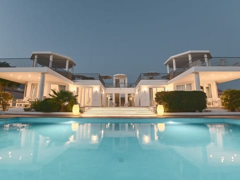 in Adeje mit privatem Pool