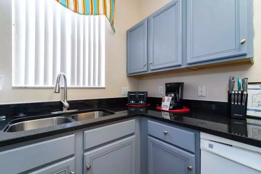 kitchen kitchen - Regal palms home, gated community ,pool (712CAL) - Davenport