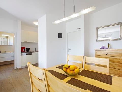 Apartment 4 Laura