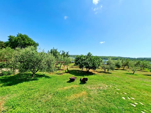 Beach House BET, romantisches Refugium im Olivenhain