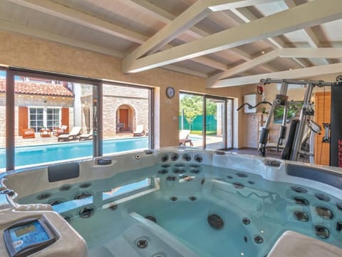 mit Whirlpool und Sauna