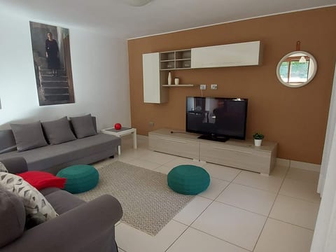 Unterkunft in der 'Villa Luigi' mit oberirdischem Pool