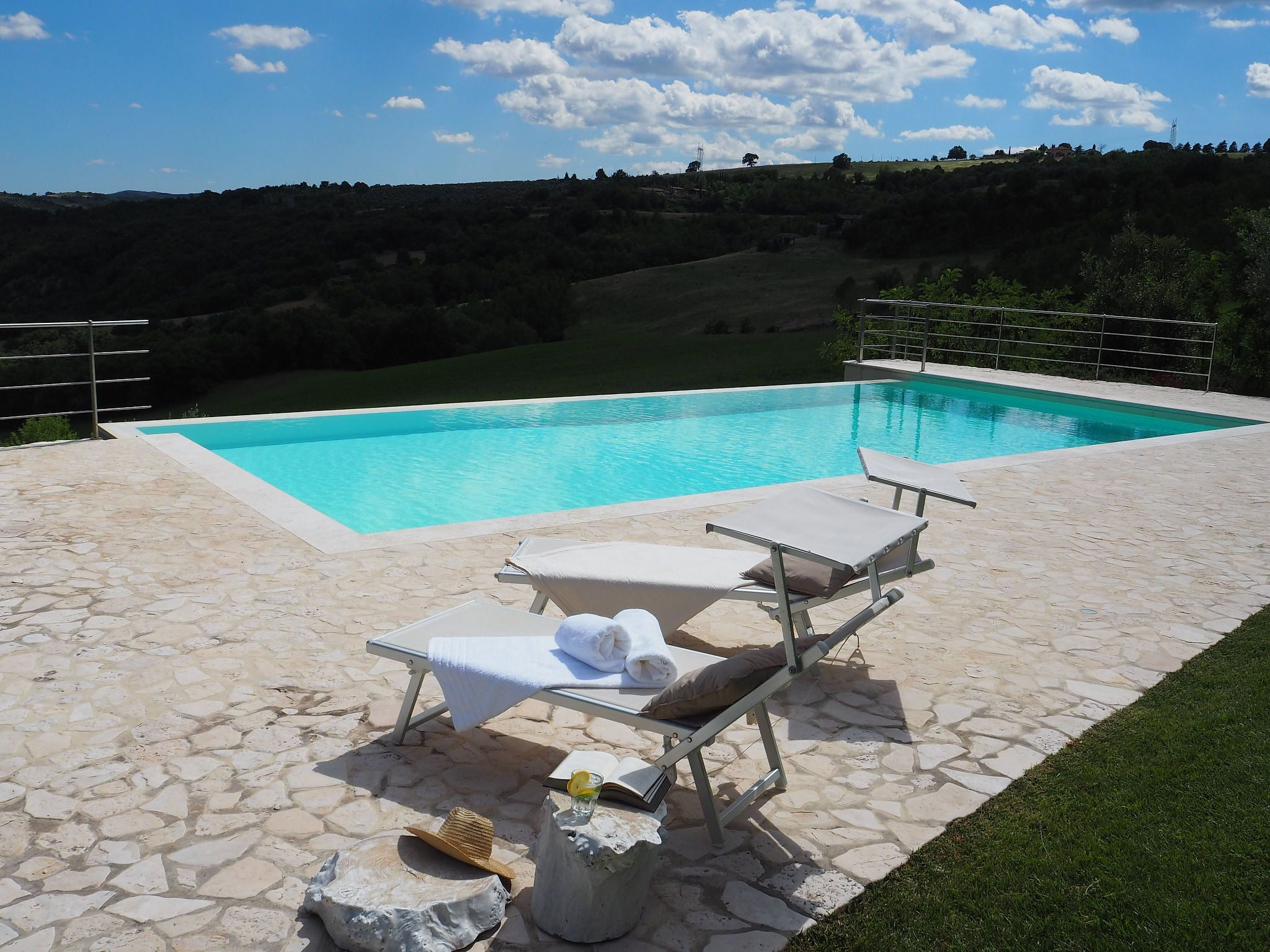 Casale Civitella mit Infinity-Pool