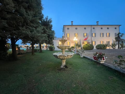 Tenuta "Villa Dalla Benetta" Pool - Wassermassage