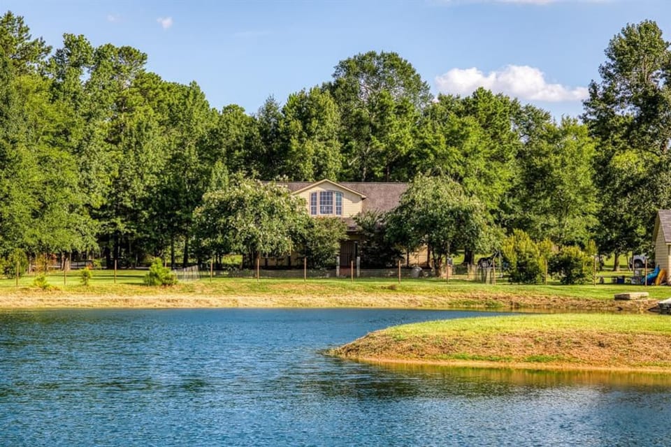 Lakeside Getaway by Lake Conroe - Montgomery