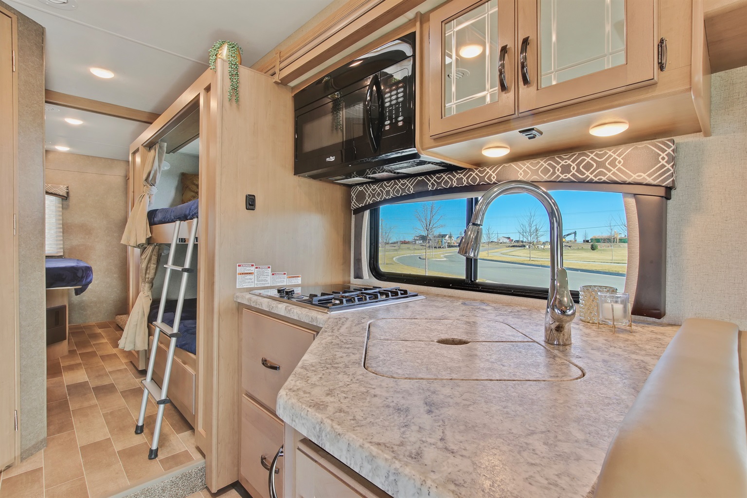 2020-luxury-thor-chateau-(bunk-beds)/