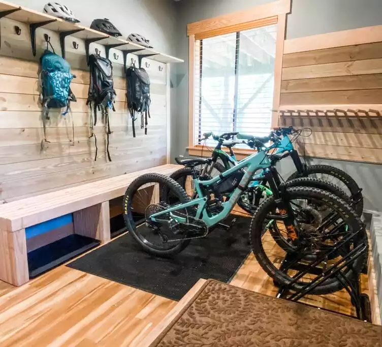 Bikes or skis, we have your storage covered! - Three Cedars Lodge  - Arnold