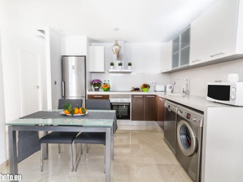 "Sunny Villa" mit Schwimmbad