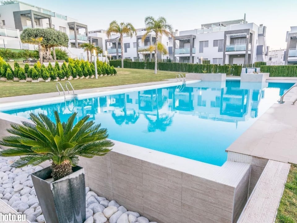 Sunny Villa mit Schwimmbad - Torrevieja