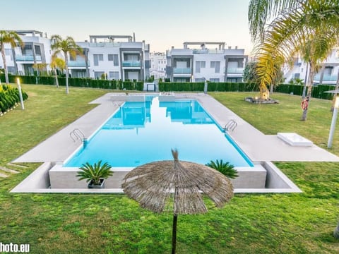 "Sunny Villa" mit Schwimmbad