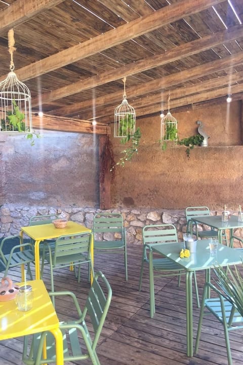 in Can Trabal mit Garten und Grill
