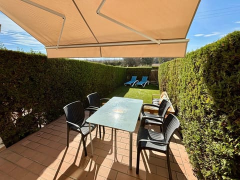 Casa Fluvià mit Gemeinschaftspool