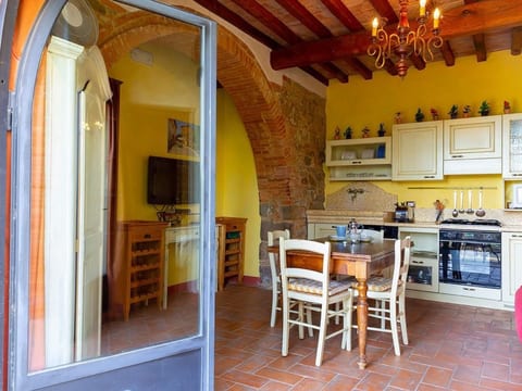 Wunderschöne Ferienwohnung in Monte San Savino mit gemeinschaftlichem Pool, Gar