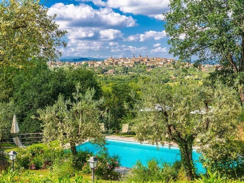 Wunderschöne Ferienwohnung in Monte San Savino mit gemeinschaftlichem Pool, Gar