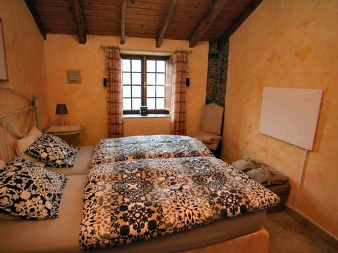 Casa Amarilla