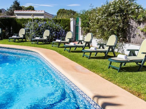 Haus mit privatem Pool, Garten und privatem Parkplatz
