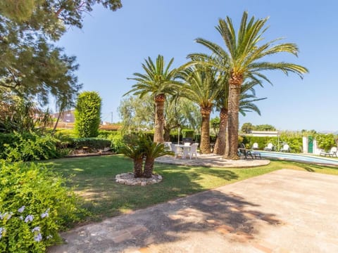 Haus mit privatem Pool, Garten und privatem Parkplatz