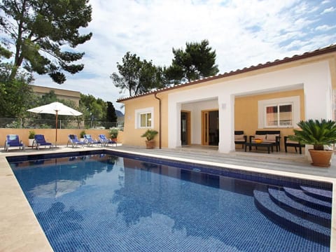 Villa Medina, Cala Sant Vicenç