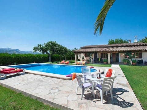 Schönes Ferienhaus in Alcúdia mit Großem Pool