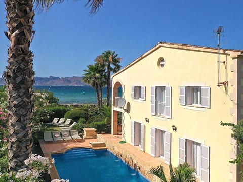 Schöne Villa mit Meerblick