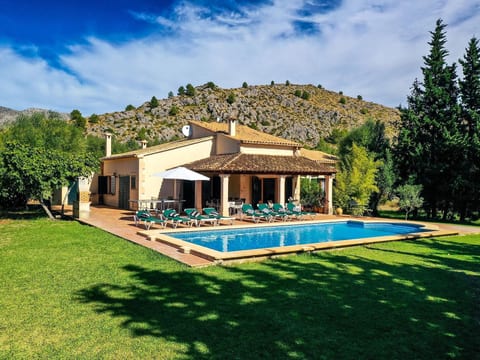 Schöne Villa für 8 Personen in der Nähe von Pollença