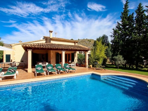 Schöne Villa für 8 Personen in der Nähe von Pollença