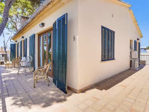 Villa mit Pool in Cala Estancia, nahe Palma