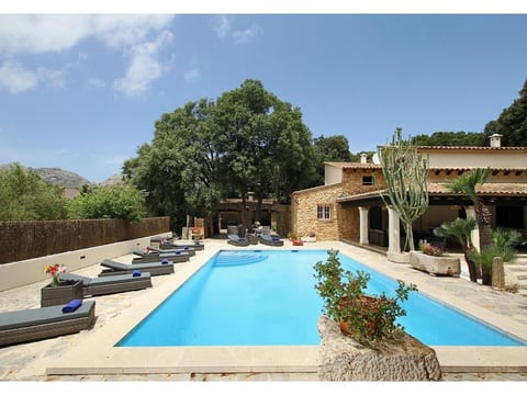 Spektakuläre neu renovierte Villa in Pollensa